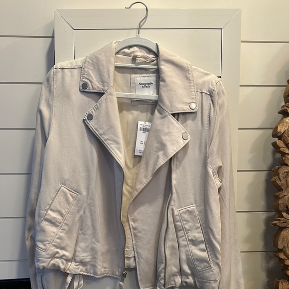 Abercrombie & Fitch Women's Cream Jacket - Picture 1 of 5